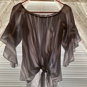 Beautiful casual off the shoulder top. Perfect for summer!